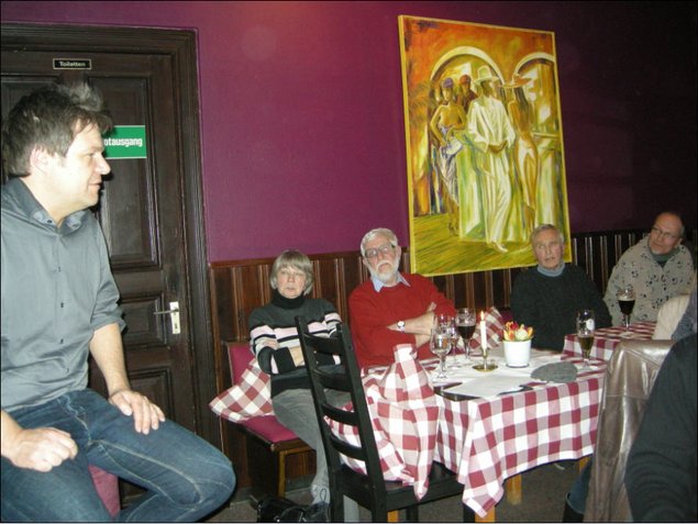 Locker vom Hocker: Habeck in "Tante Marthas" Salon