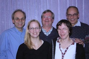 Mitglieder der großhansdorfer Grünen-Fraktion : Helmut Borchers, Andrea Vehlow, Stefan Kehl, Sabine Rautenberg, Wolf Langner. Der Gemeindevertreter Matthias Sünnemann fehlt auf dem Bild.
